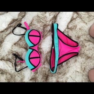 Cute color block Size medium bikini set